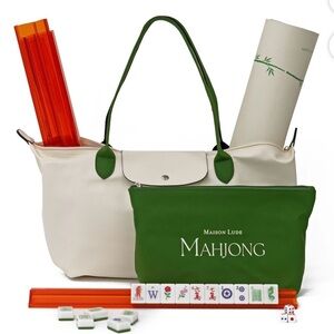 NIB Mahjong Limited Edition Game Set Game Mat, Carry Bag, Tiles & Bag, 4 Racks